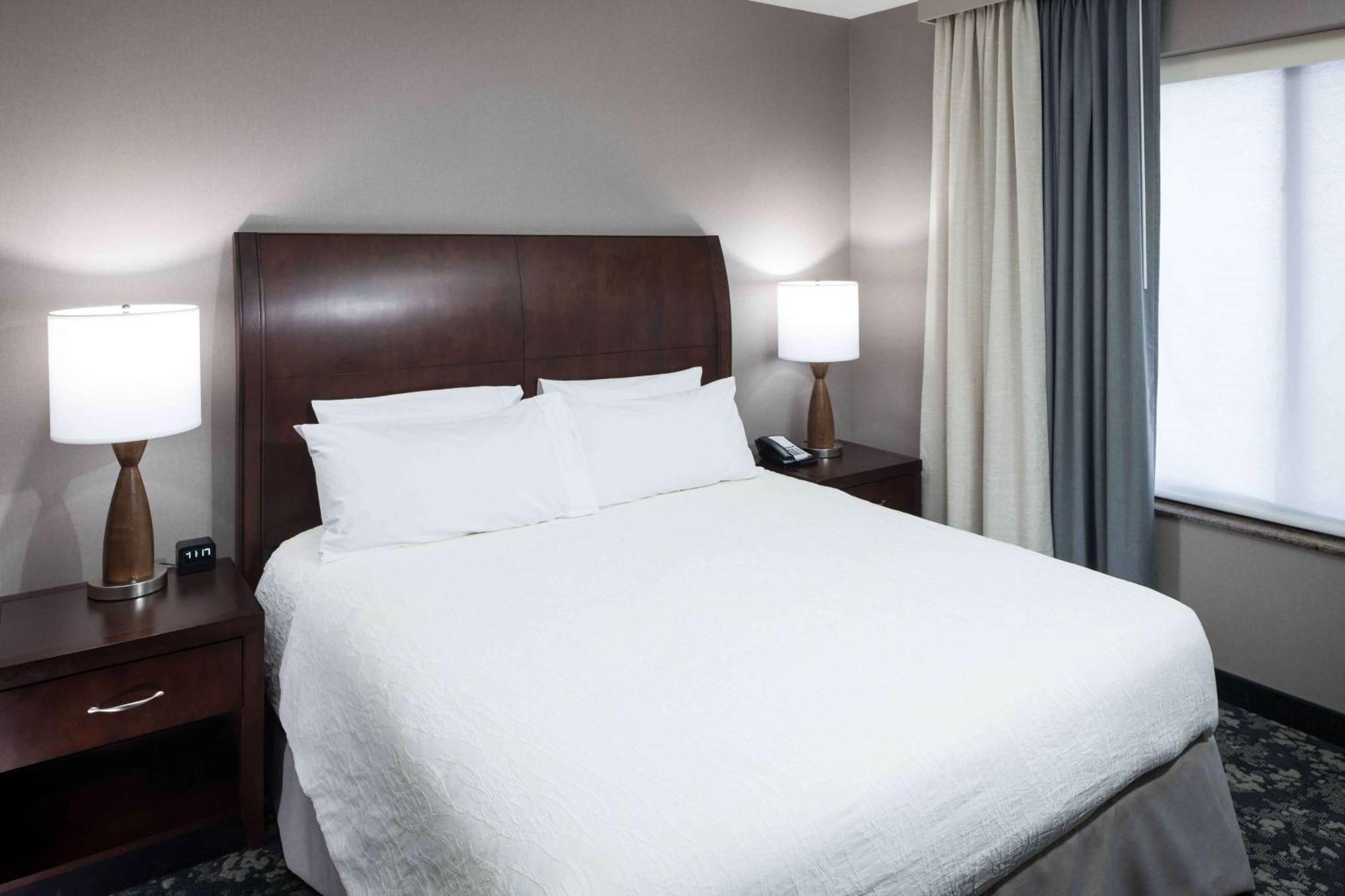Hilton Garden Inn Detroit/Novi Exterior photo