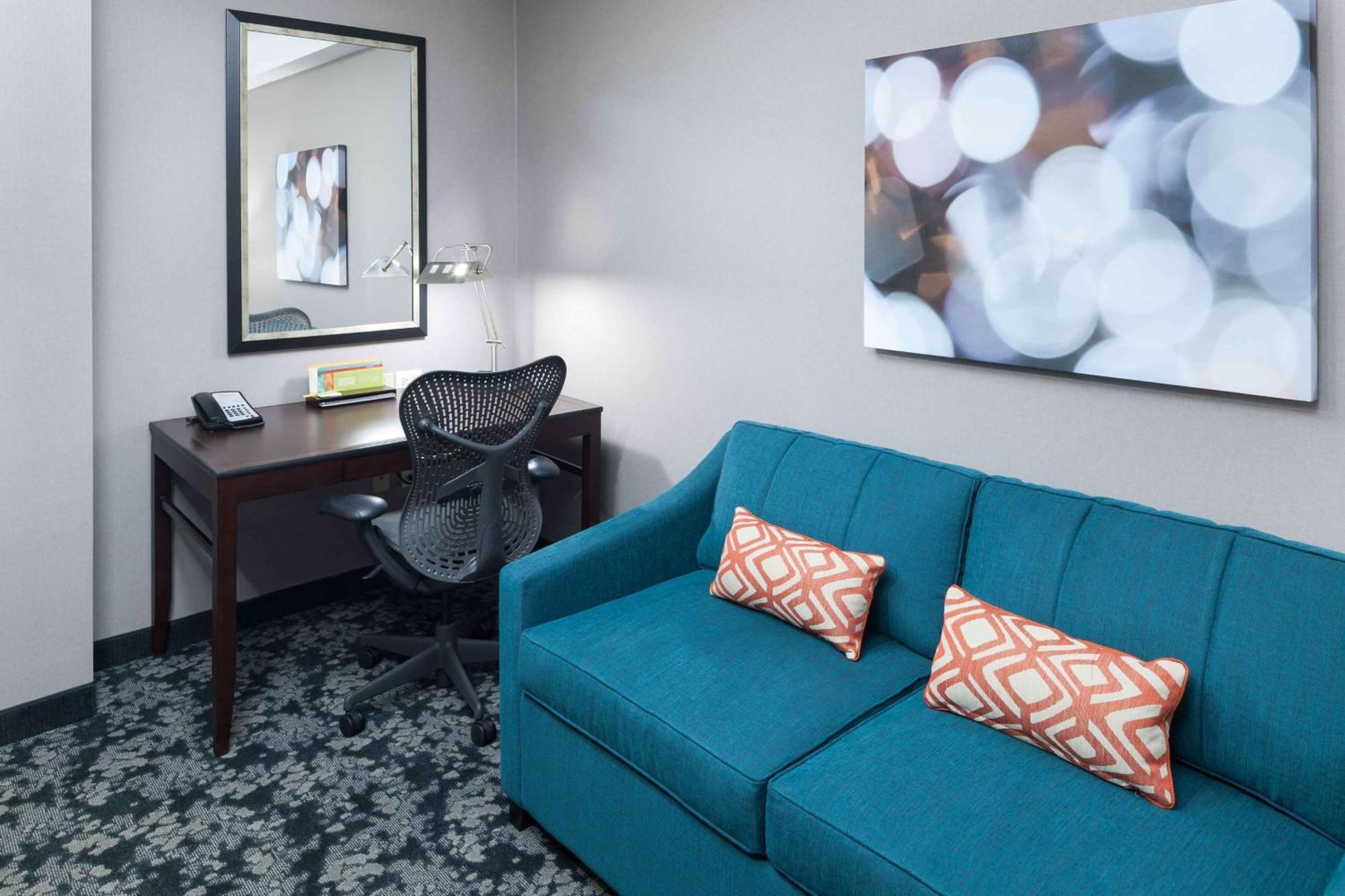 Hilton Garden Inn Detroit/Novi Exterior photo