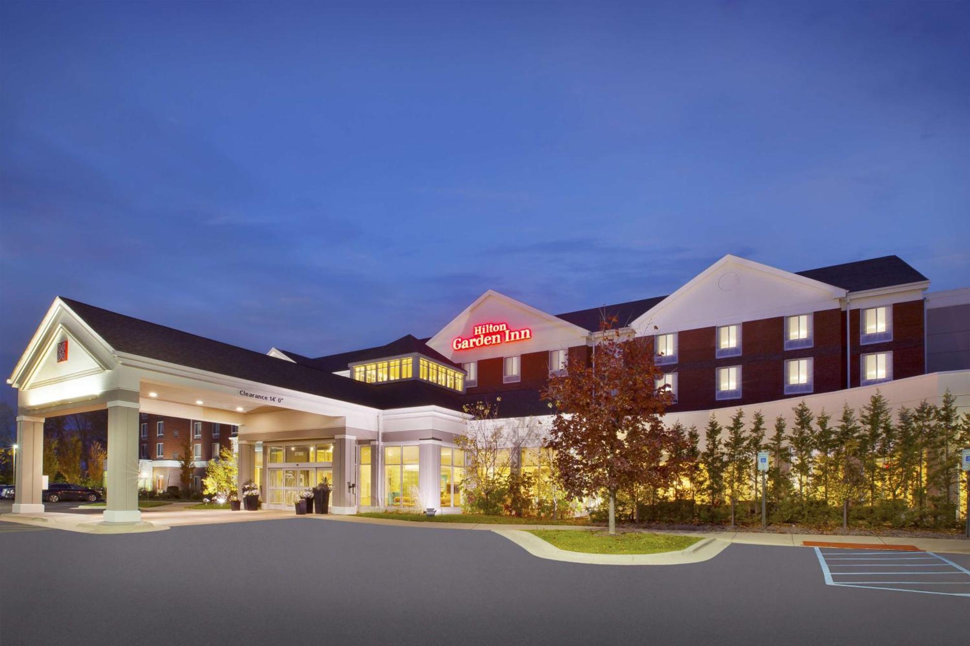 Hilton Garden Inn Detroit/Novi Exterior photo