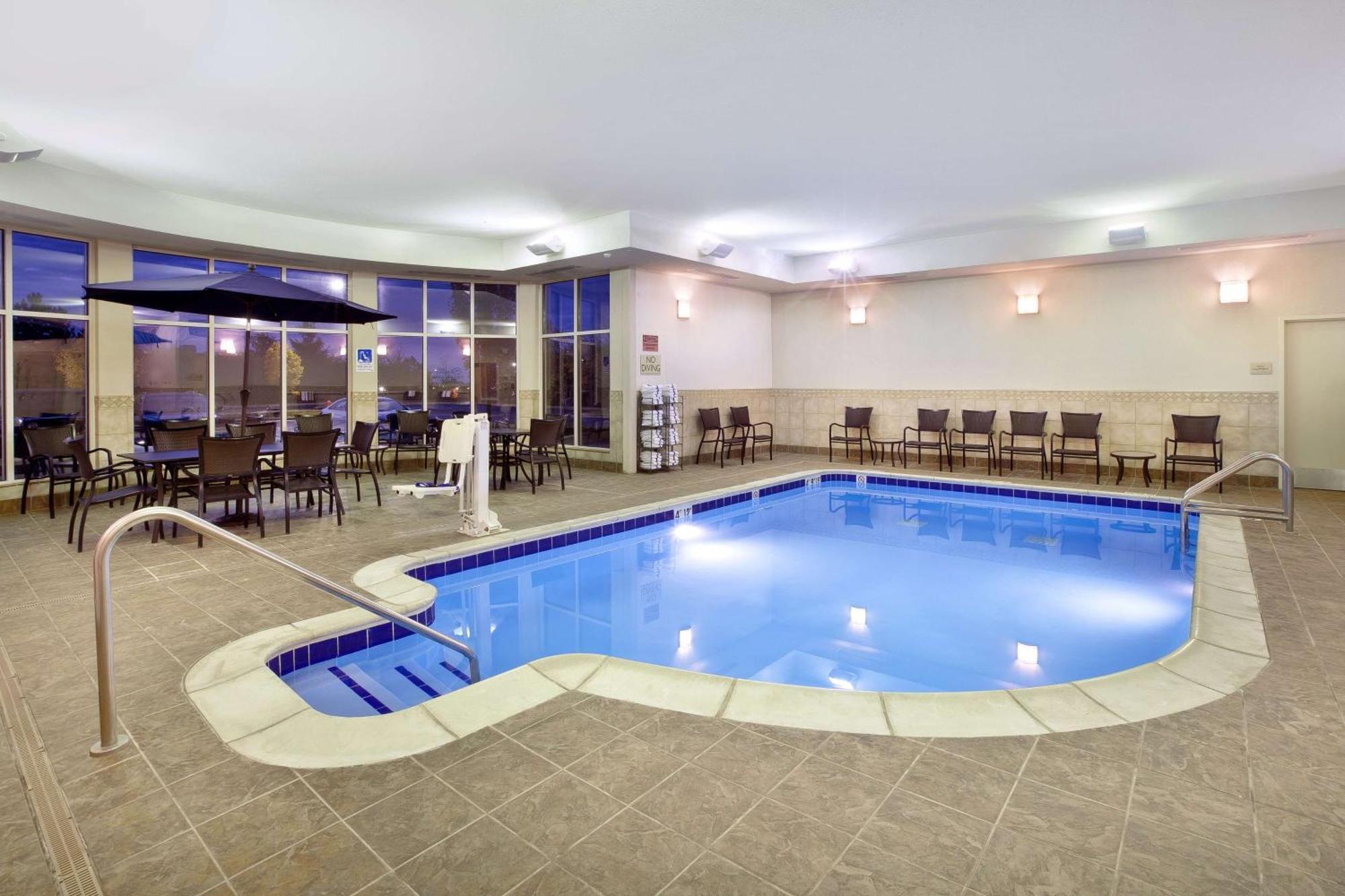 Hilton Garden Inn Detroit/Novi Exterior photo