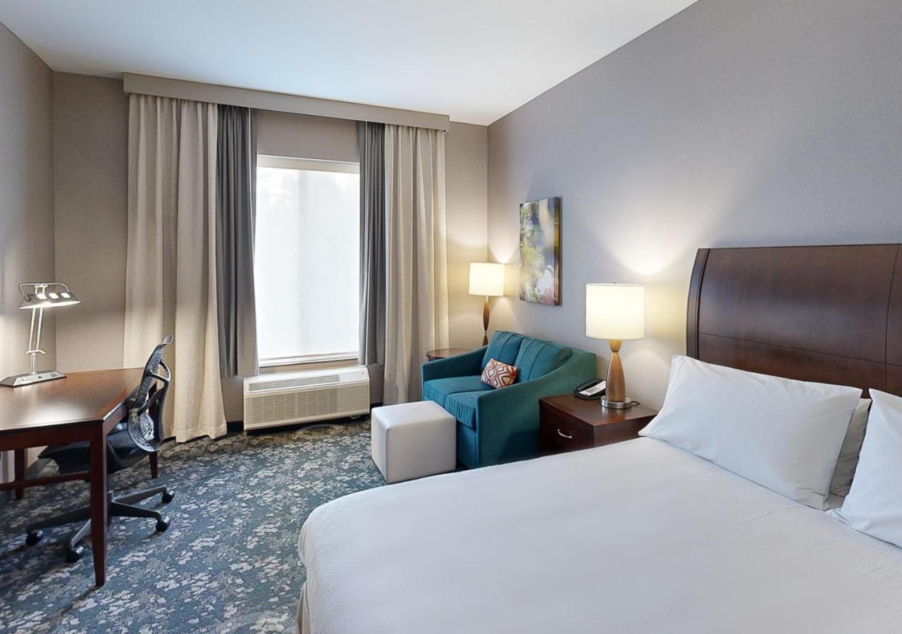 Hilton Garden Inn Detroit/Novi Exterior photo