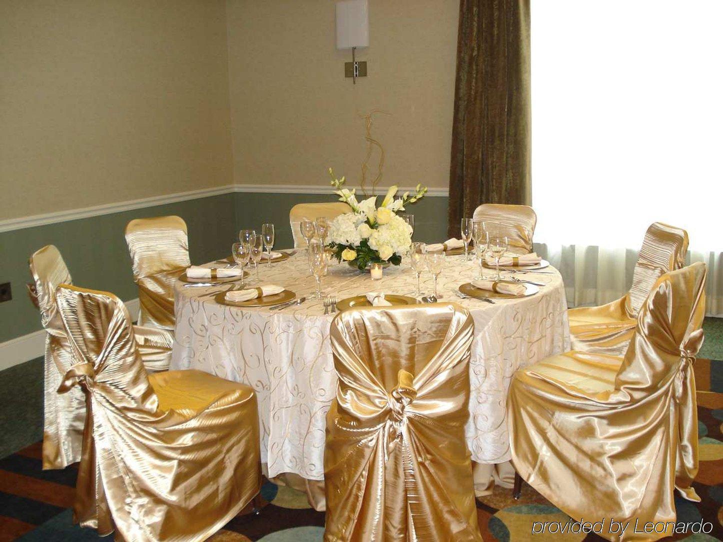 Hilton Garden Inn Detroit/Novi Restaurant photo