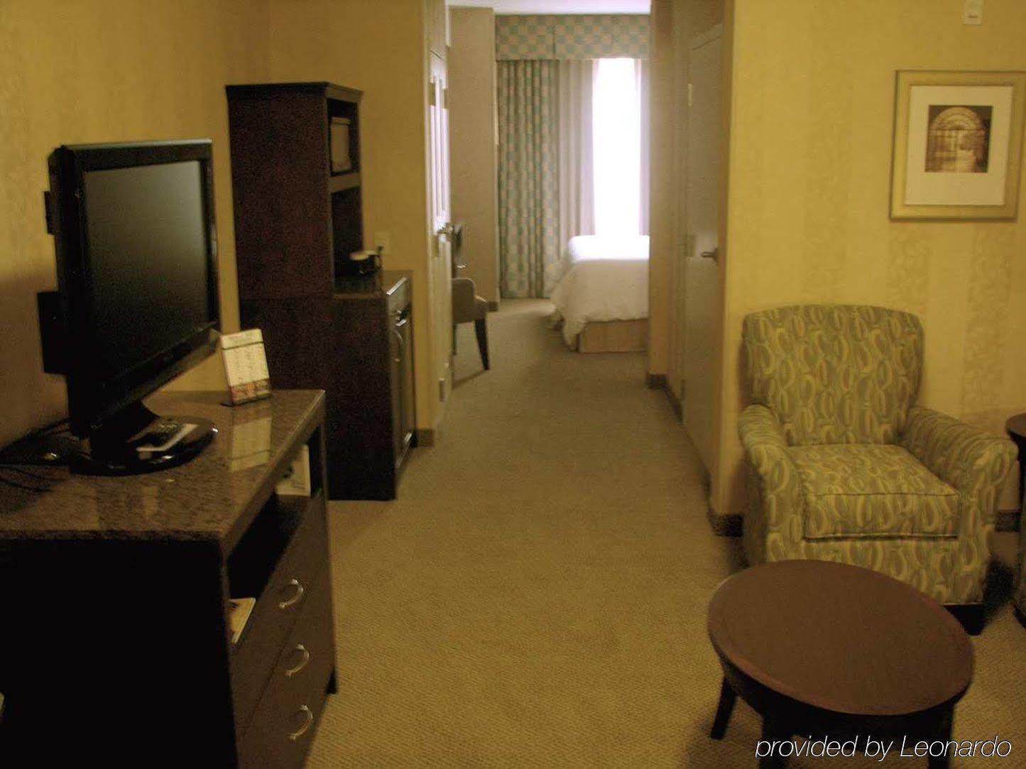 Hilton Garden Inn Detroit/Novi Exterior photo